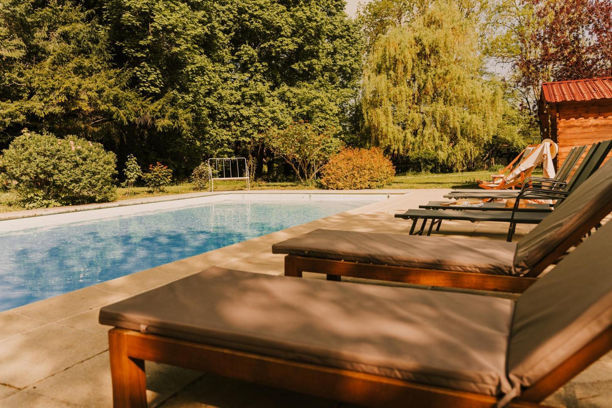 Maison D'Hotes Et Gite De Charme Avec Piscine, La Lhuiseraie Buitenkant foto